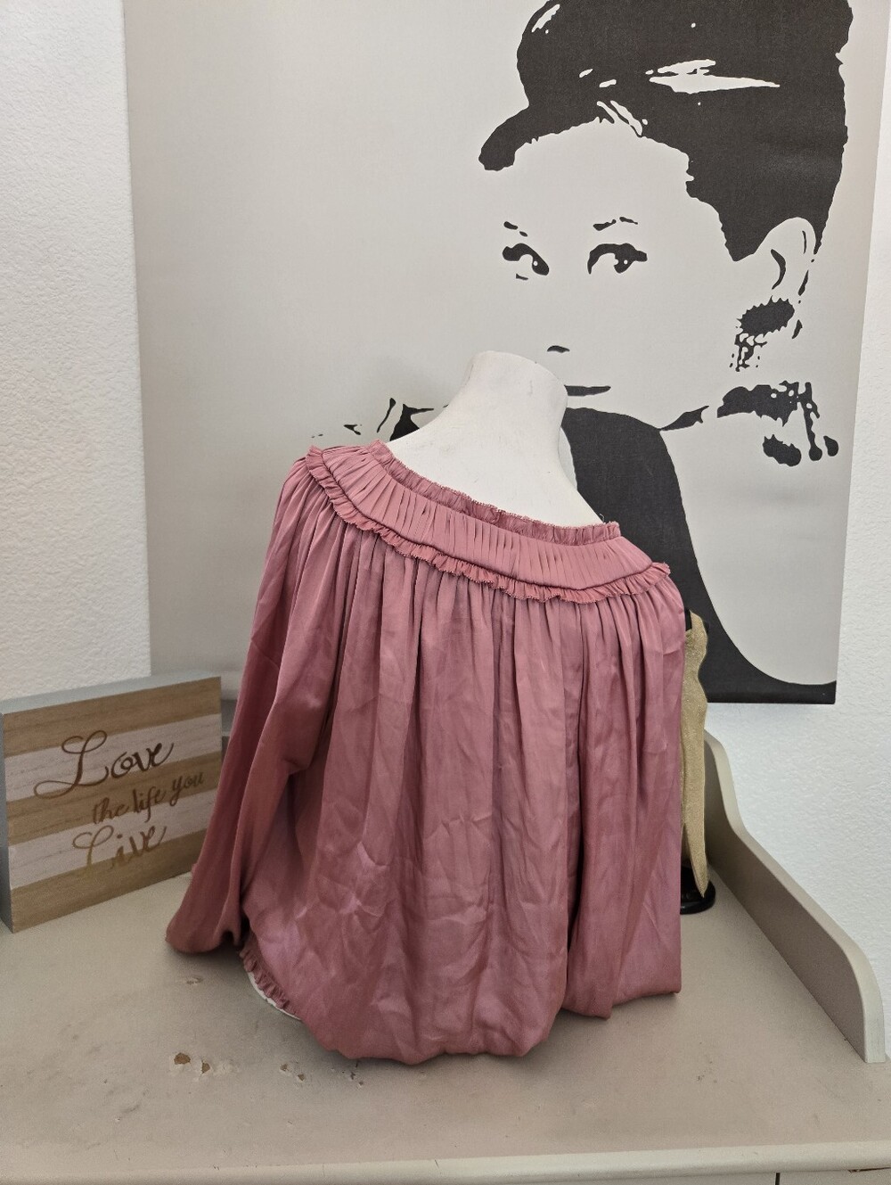 NWT Elie. Elie Tahari Women's Dusty Rose Long-Sleeve V-Neck Blouse Size Large - Picture 4 of 6